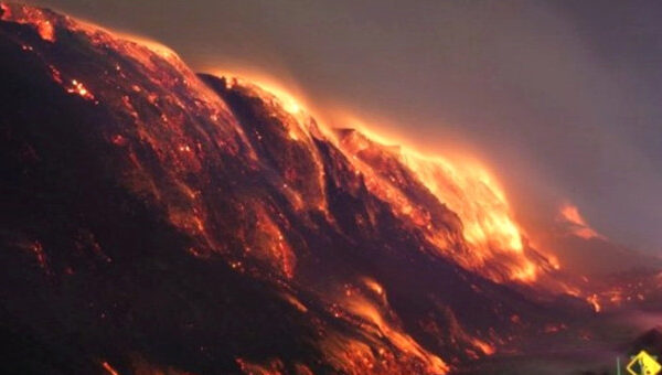 Thị trấn "hỏa ngục" cháy suốt hơn 60 năm