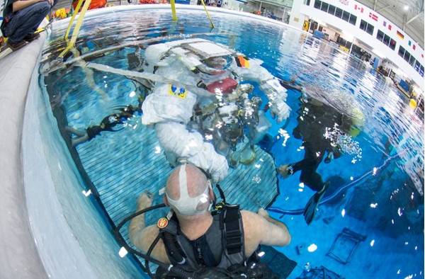 Làm thế nào để trở thành một phi hành gia?