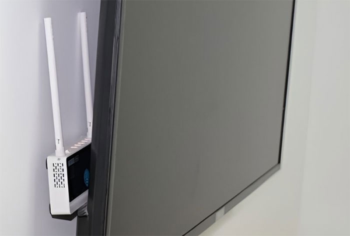 bo-phap-wifi Bộ phát Wifi không nên đặt gần những thiết bị điện tử khác như tivi, máy tính...