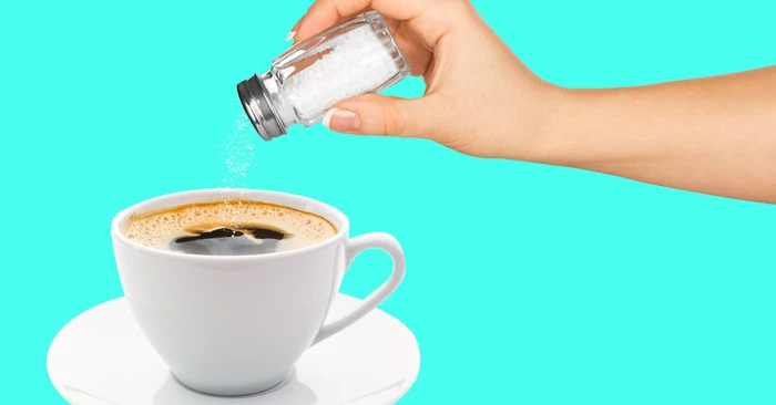 ca-phe-muoi-2 Muối có thể cải thiện mức độ cơ thể hấp thụ caffeine khi thêm muối vào cà phê