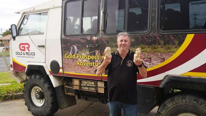 Ông Darren Kamp, người định giá khối đá trị giá 160.000 USD