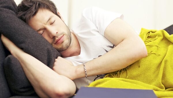 Ngủ trưa "quá liều" dễ chết sớm?