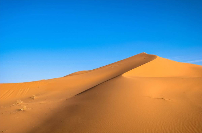 sa-mac-sahara-1 Cát của sa mạc quá mịn và nhẵn nên không thể dùng trong xây dựng