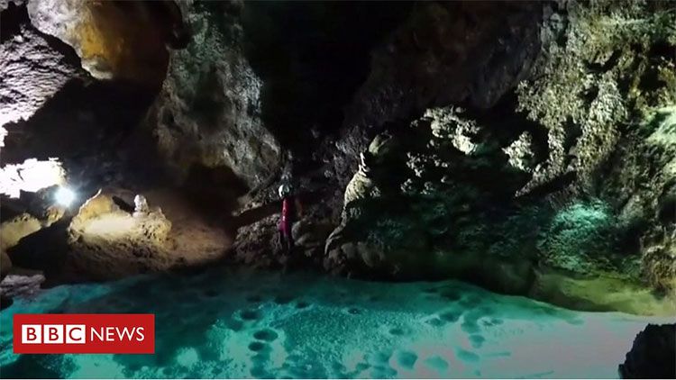 ho-sut-tai-trung-quoc-1 Hệ thống hang này kết nối với một hệ thống sông ngầm, chảy ra sông Panyang.