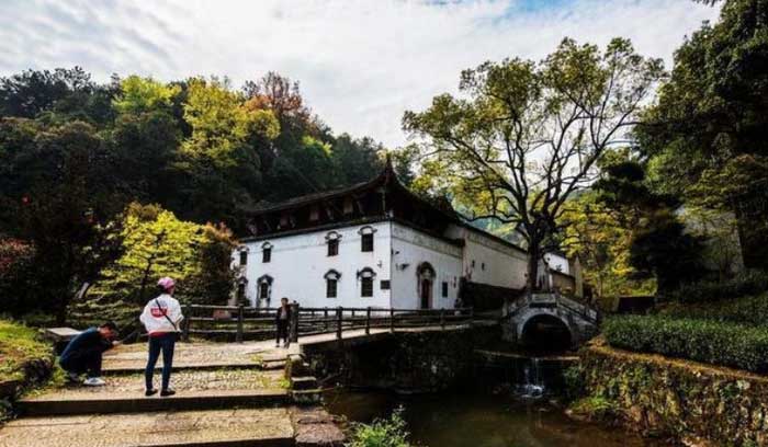 Hiện nay, ngôi làng là một trong những điểm du lịch nổi tiếng thu hút khách trong và ngoài nước.