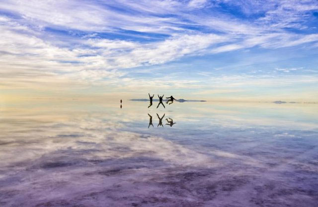 Salar de Uyuni được coi là cánh đồng muối lớn nhất thế giới