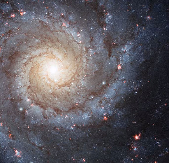 Hình ảnh về thiên hà NGC 628 được chụp từ kính Hubble của NASA